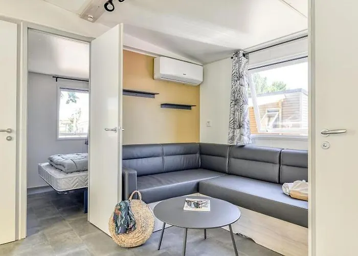 Eurocamp Mobilhomes At キャンプ場 Šimuni