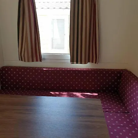 Eurocamp Mobilhomes At キャンプ場 *