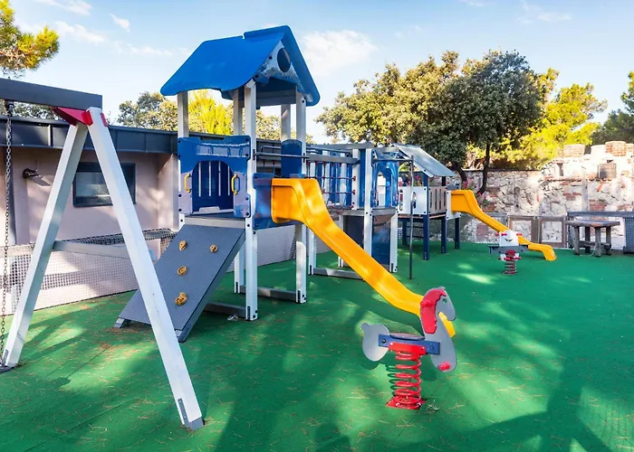 Eurocamp Mobilhomes At Kemp Šimuni